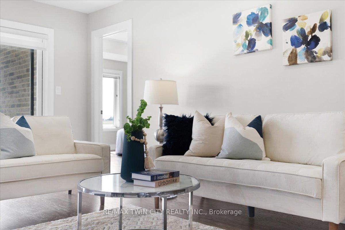 Photo 9 of 21 Bordeaux Place, Chatham-Kent, Chatham — HOMEH