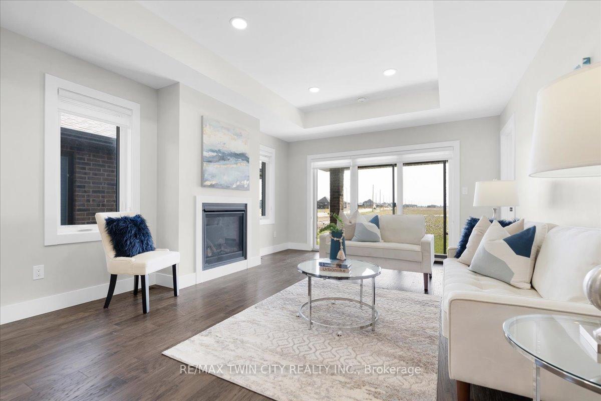 Photo 10 of 21 Bordeaux Place, Chatham-Kent, Chatham — HOMEH