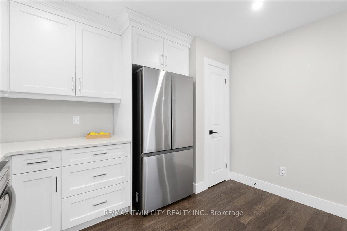 Photo 13 of 21 Bordeaux Place, Chatham-Kent, Chatham — HOMEH