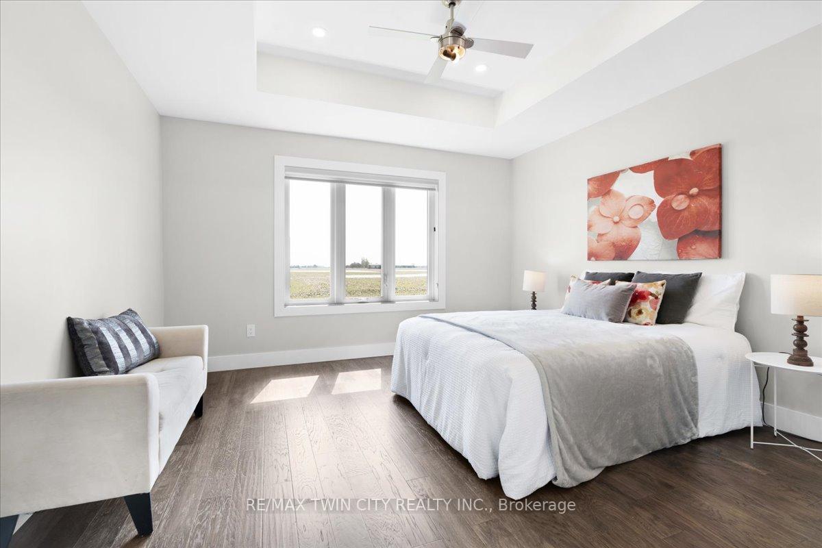 Photo 23 of 21 Bordeaux Place, Chatham-Kent, Chatham — HOMEH