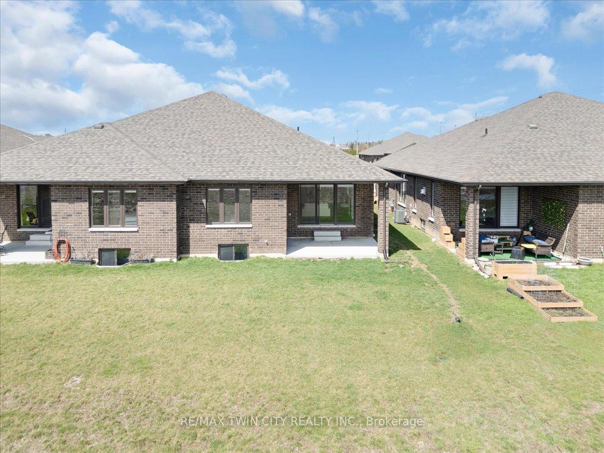 Photo 43 of 21 Bordeaux Place, Chatham-Kent, Chatham — HOMEH