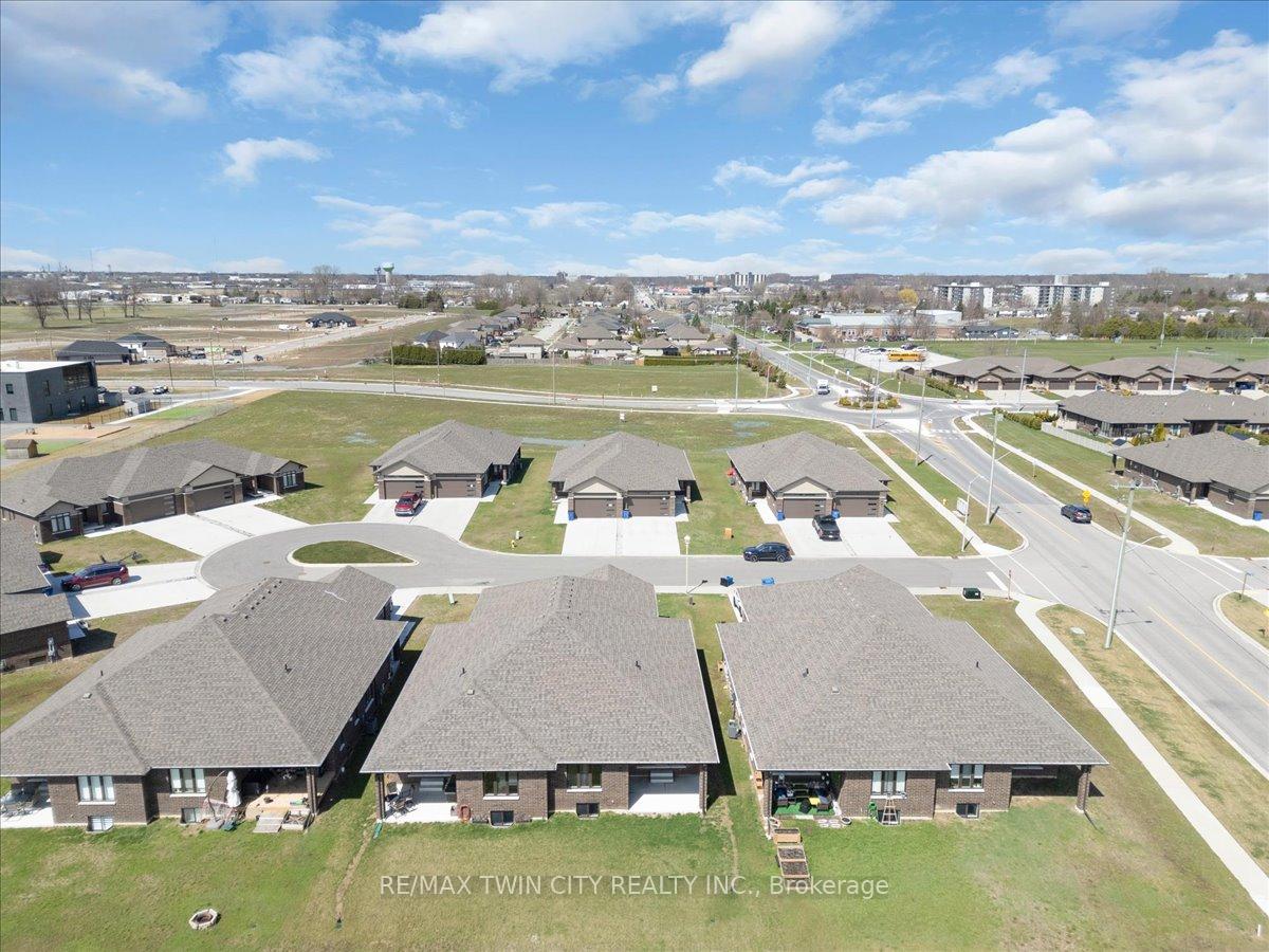 Photo 45 of 21 Bordeaux Place, Chatham-Kent, Chatham — HOMEH