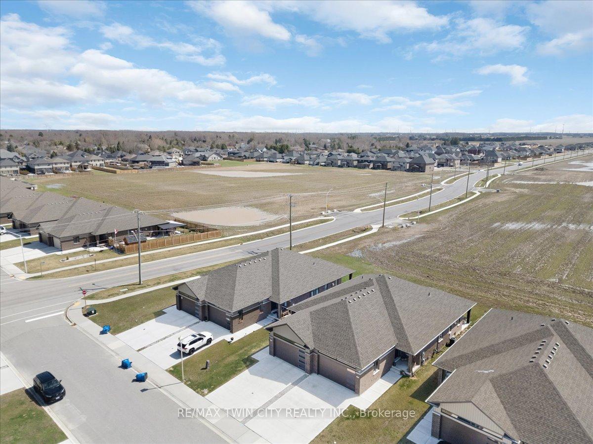 Photo 49 of 21 Bordeaux Place, Chatham-Kent, Chatham — HOMEH