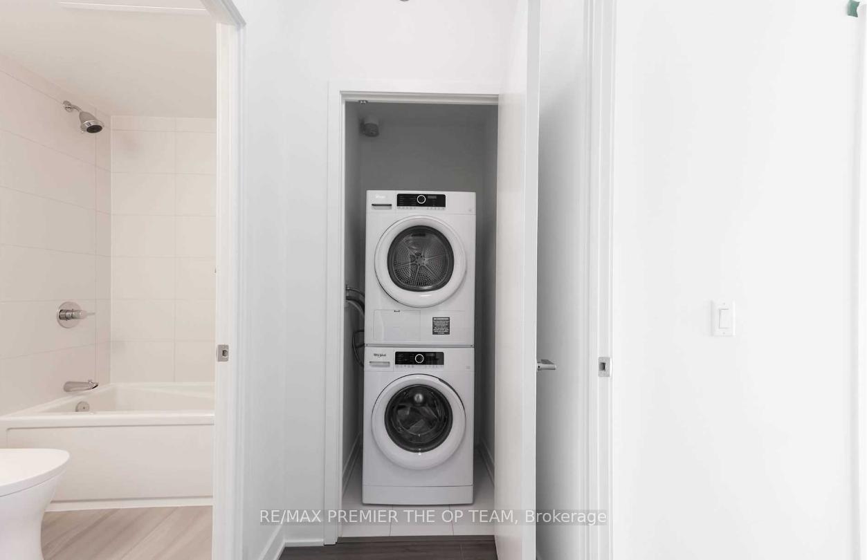 Photo 21 of Unit 416, 681 Yonge Street, Barrie, Painswick South — HOMEH
