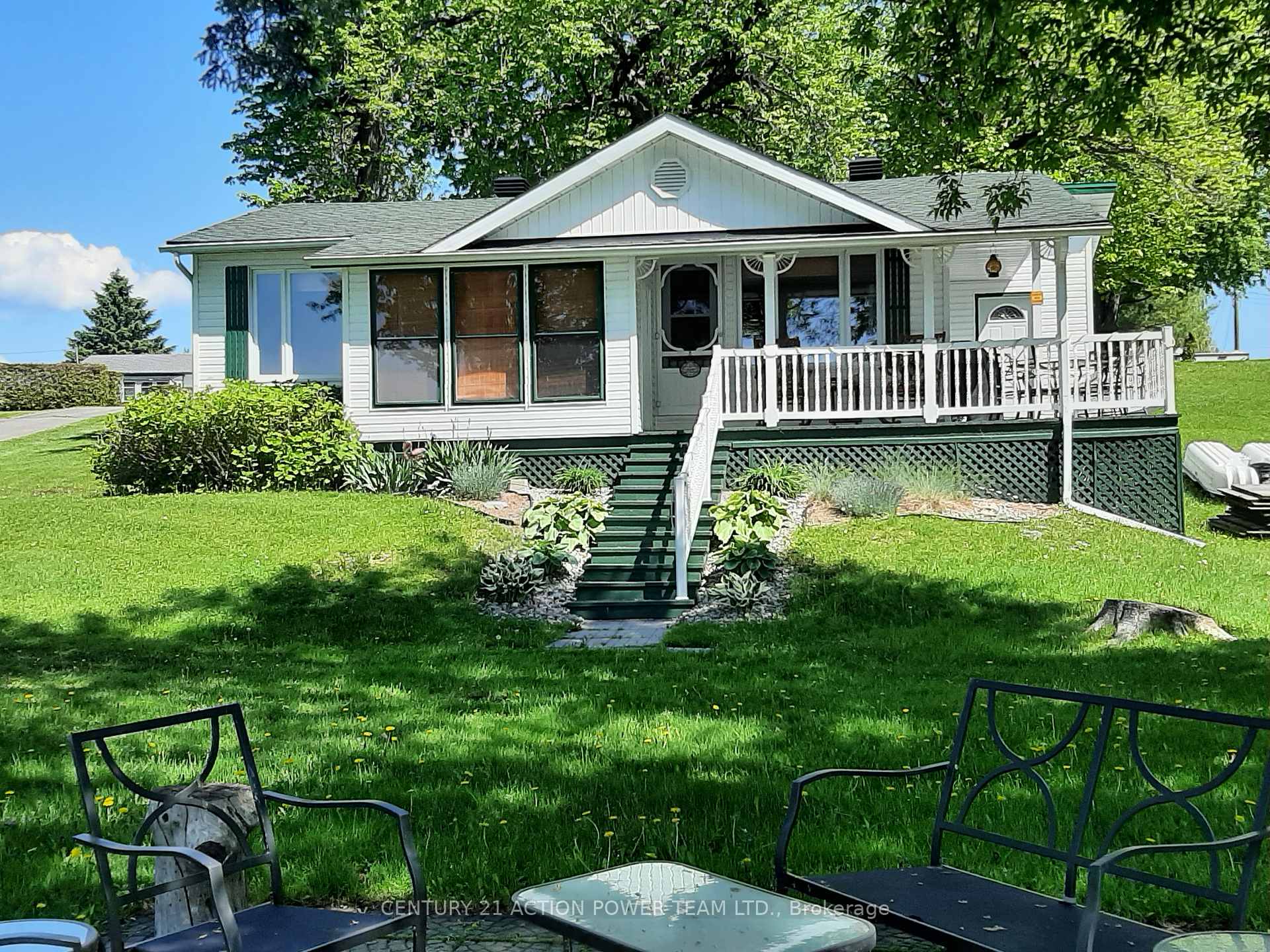 Photo 1 of 2839 Domaine Chartrand Road E, Champlain, Champlain Twp — HOMEH