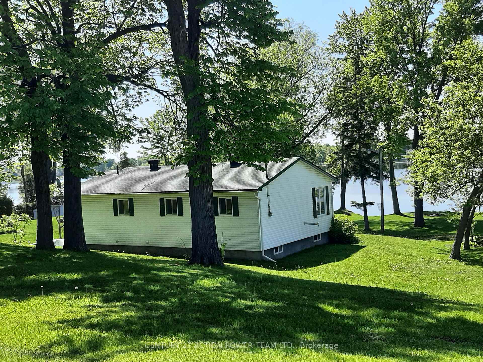 Photo 2 of 2839 Domaine Chartrand Road E, Champlain, Champlain Twp — HOMEH