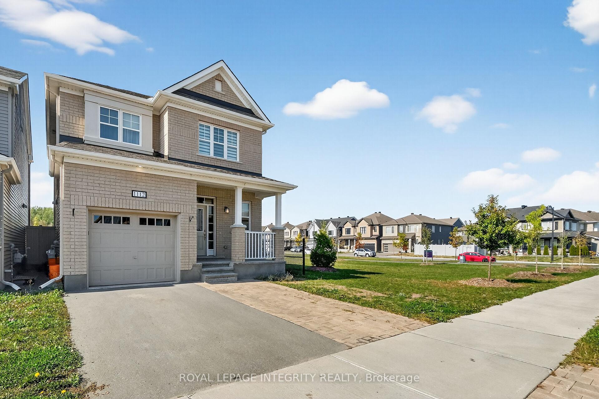 Photo 3 of 1112 Apolune Street, Ottawa, Barrhaven - Half Moon Bay — HOMEH