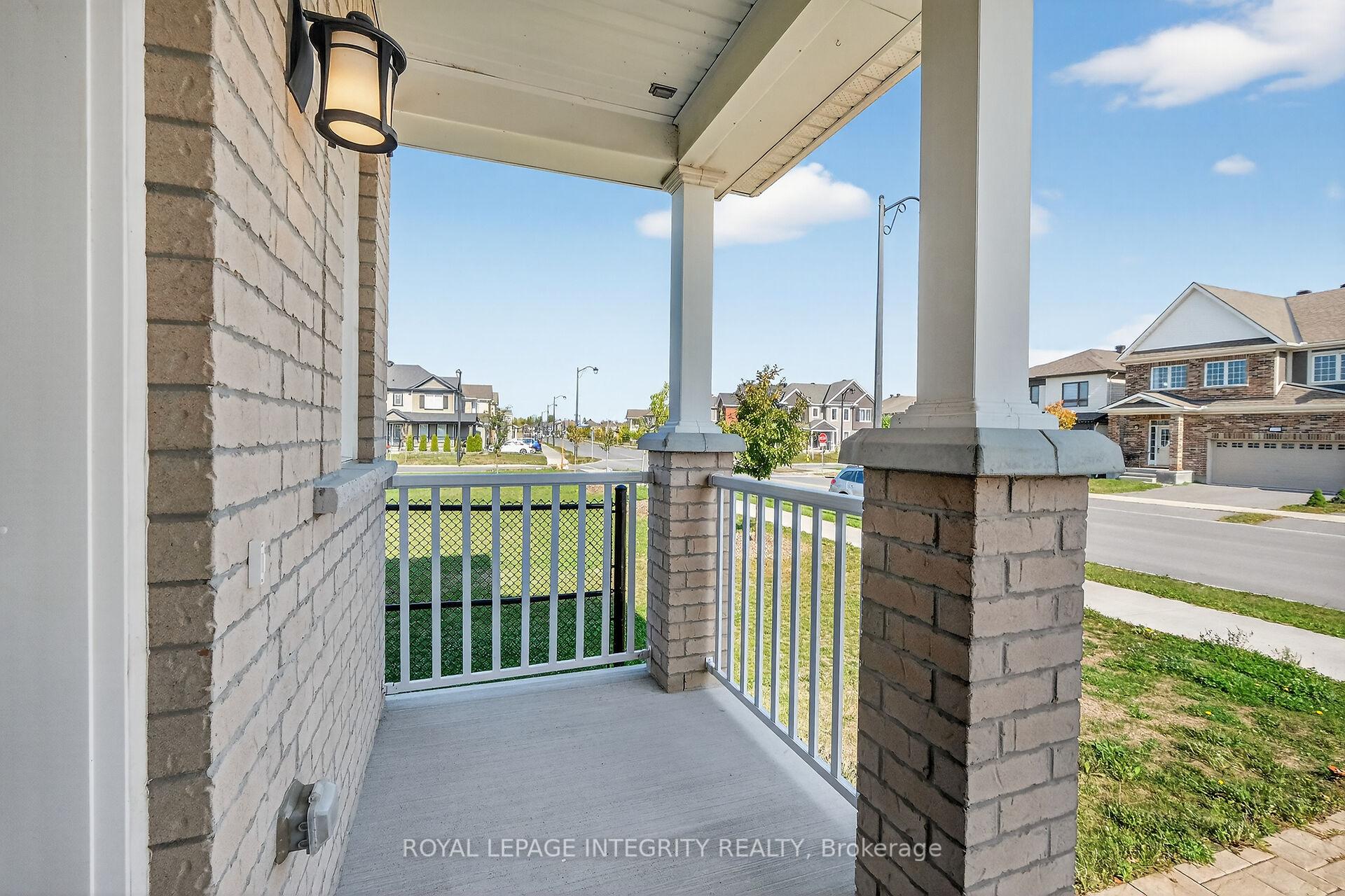 Photo 5 of 1112 Apolune Street, Ottawa, Barrhaven - Half Moon Bay — HOMEH
