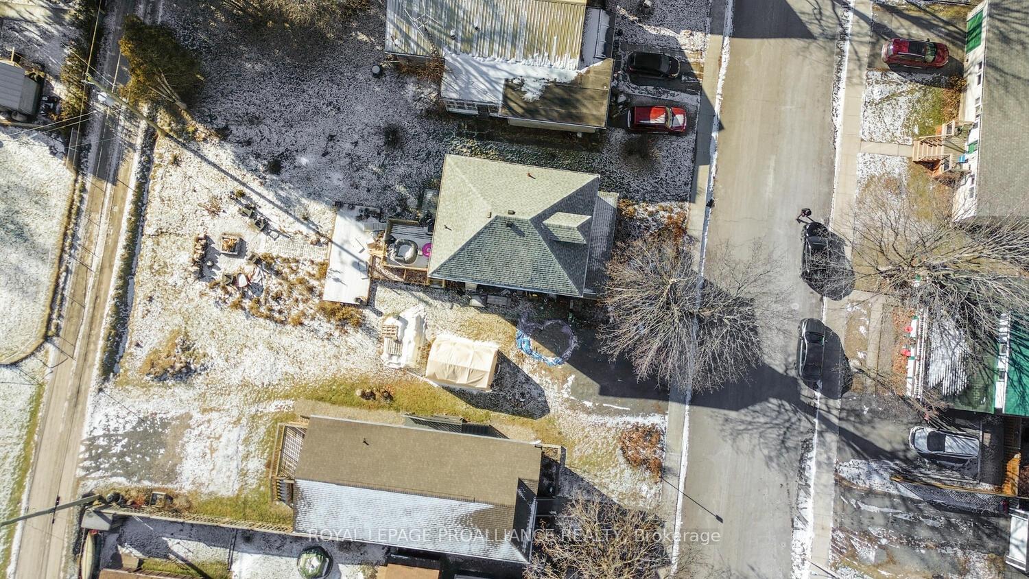 Photo 2 of 271 Sydenham Street, Gananoque — HOMEH