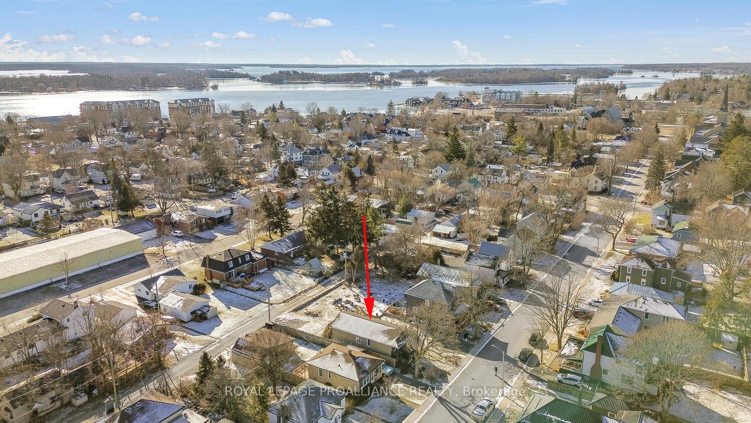 Photo 3 of 271 Sydenham Street, Gananoque — HOMEH