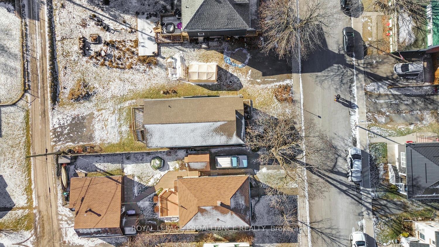 Photo 4 of 271 Sydenham Street, Gananoque — HOMEH