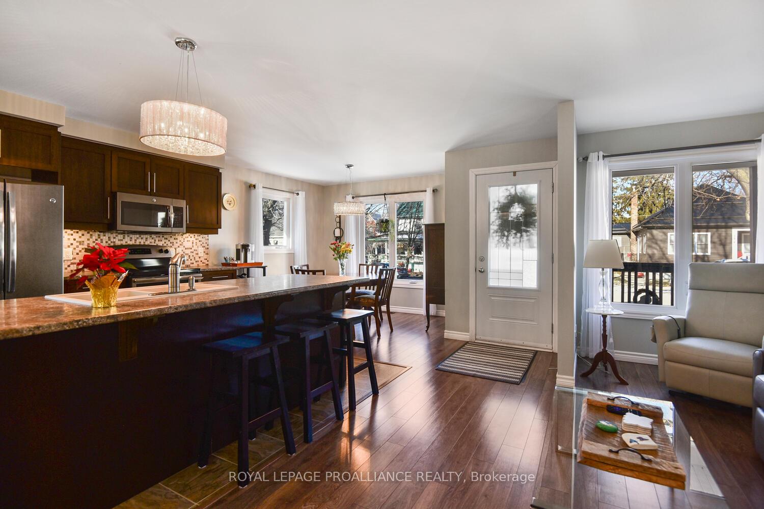 Photo 6 of 271 Sydenham Street, Gananoque — HOMEH