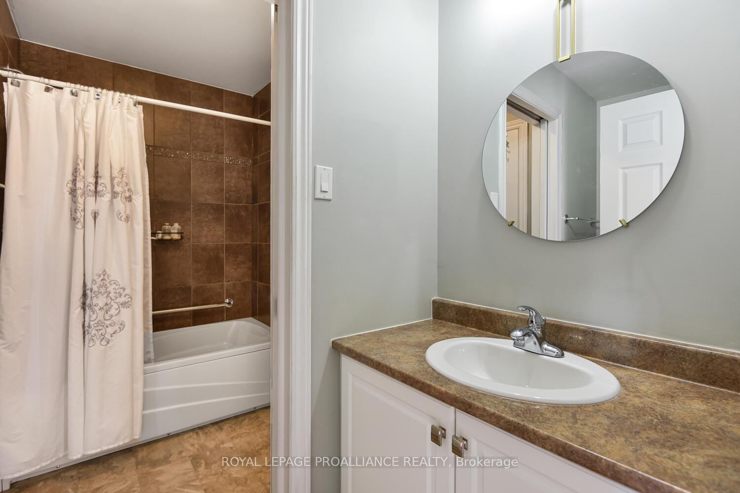 Photo 15 of 271 Sydenham Street, Gananoque — HOMEH