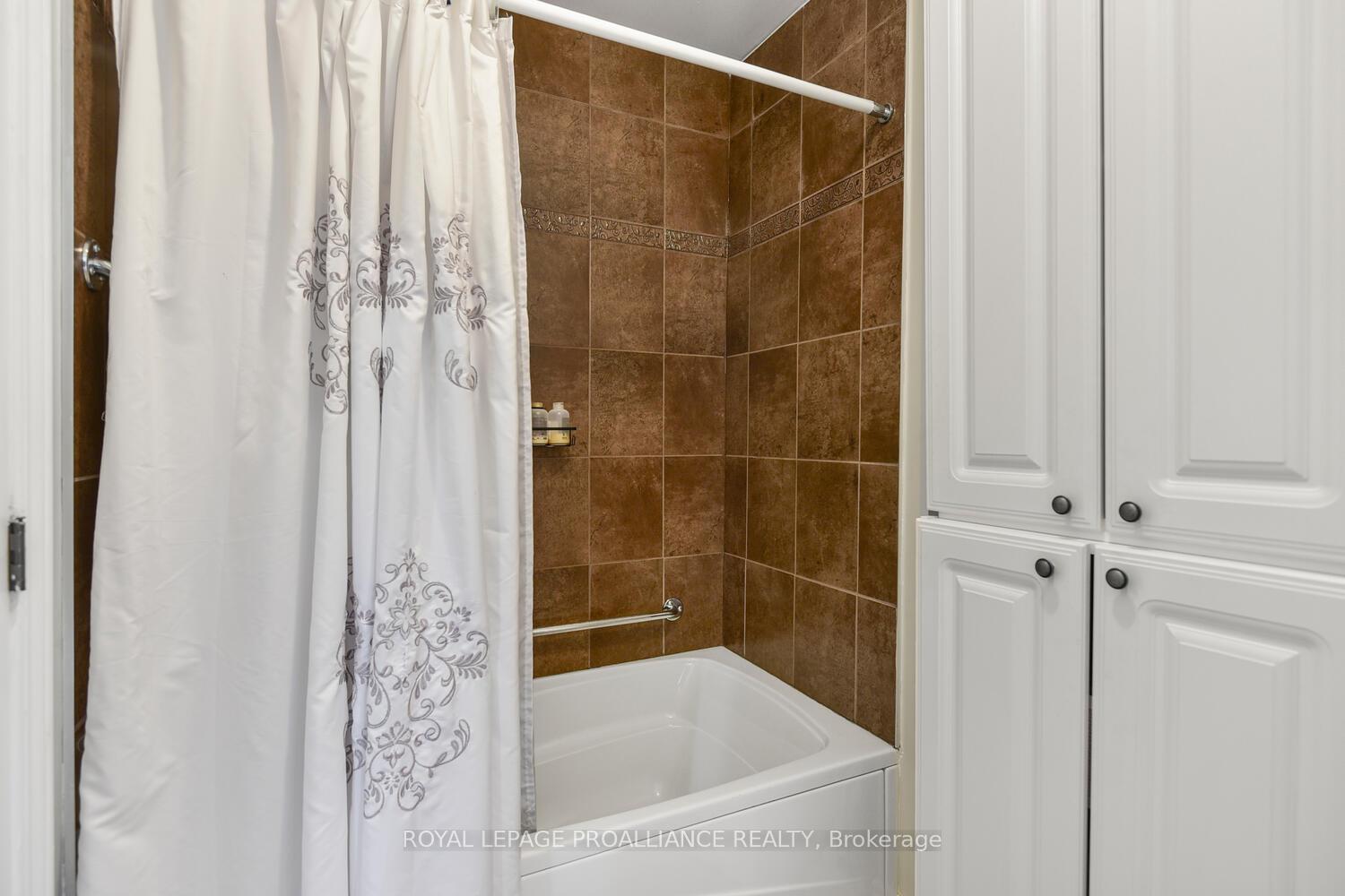 Photo 16 of 271 Sydenham Street, Gananoque — HOMEH