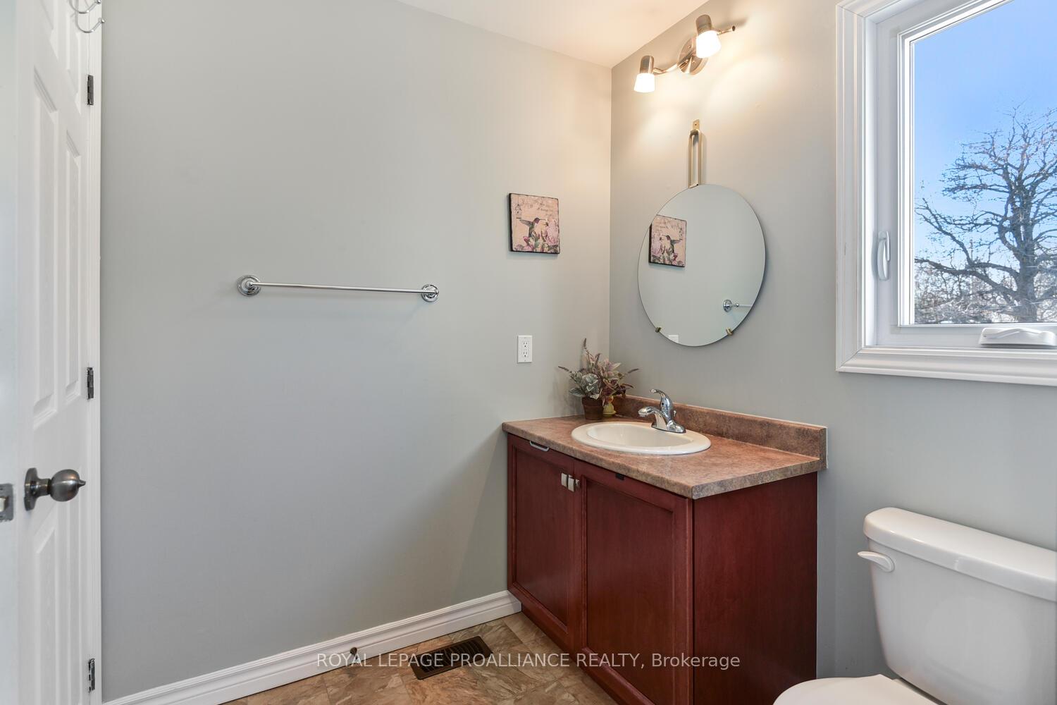 Photo 17 of 271 Sydenham Street, Gananoque — HOMEH