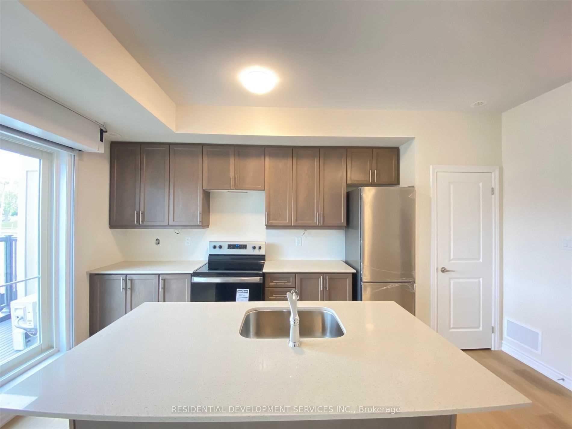 Photo 3 of Unit 8, 465 Beresford Path, Oshawa, Central — HOMEH