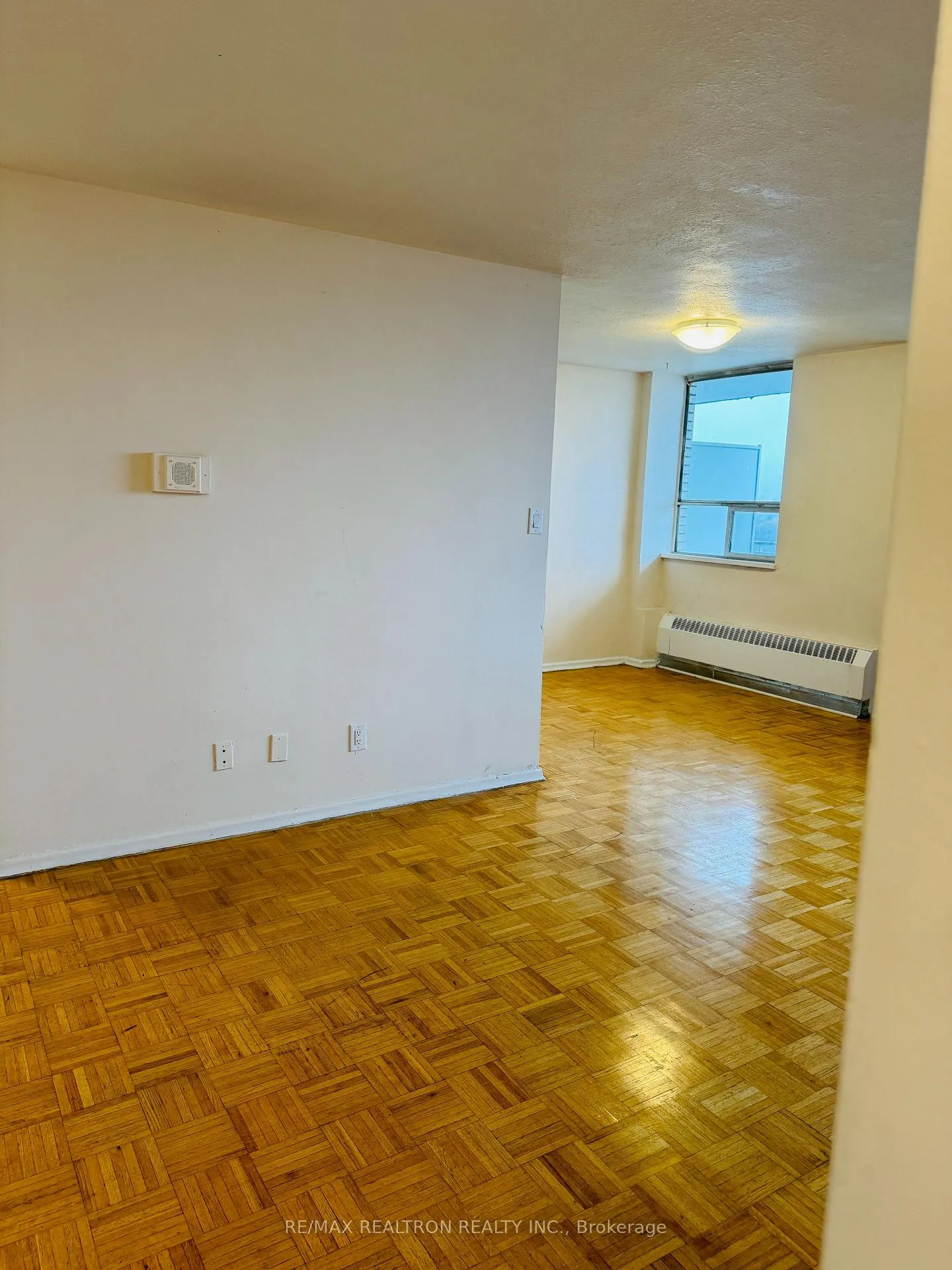 Photo 2 of Unit 322, 500 Dawes Road, Toronto, O'Connor-Parkview — HOMEH