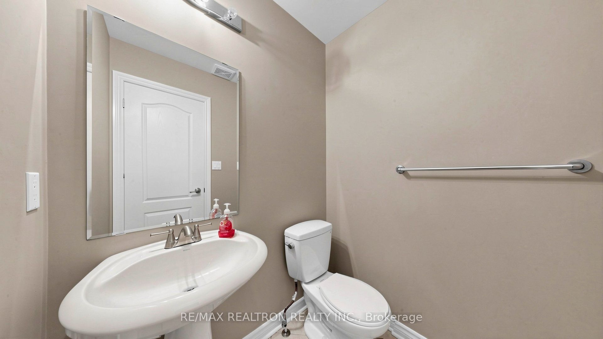 Photo 19 of 1 Barnstone Drive, Markham, Wismer — HOMEH