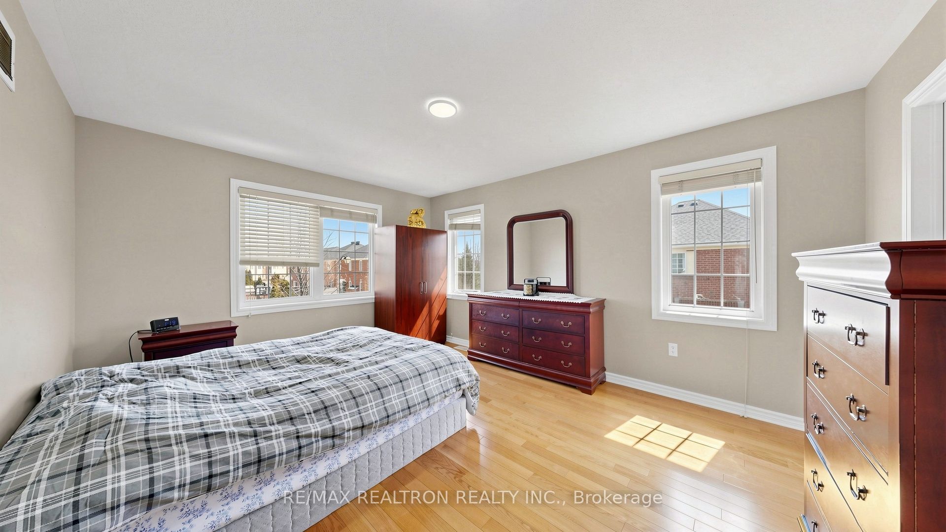Photo 23 of 1 Barnstone Drive, Markham, Wismer — HOMEH