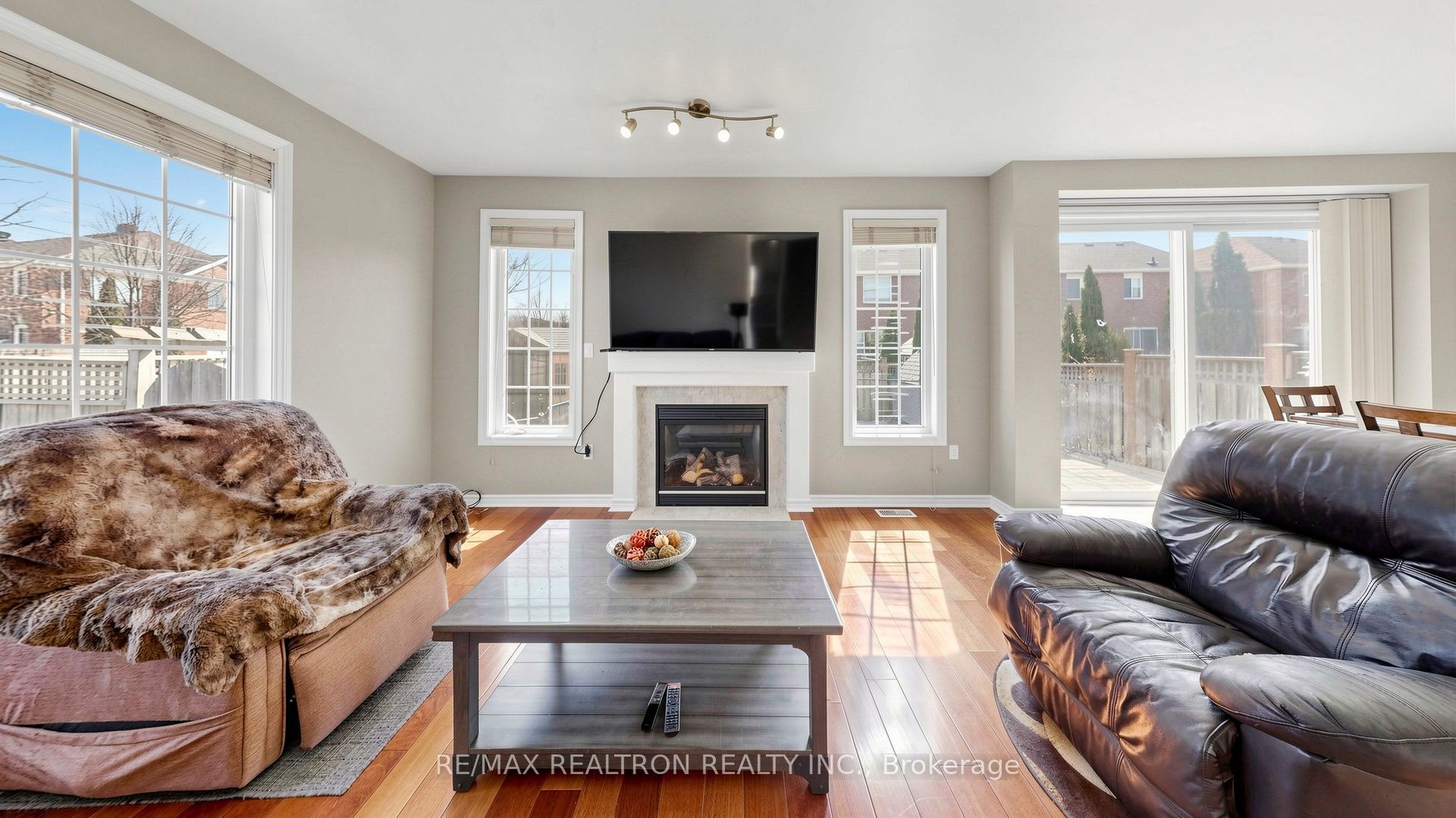 Photo 13 of 1 Barnstone Drive, Markham, Wismer — HOMEH