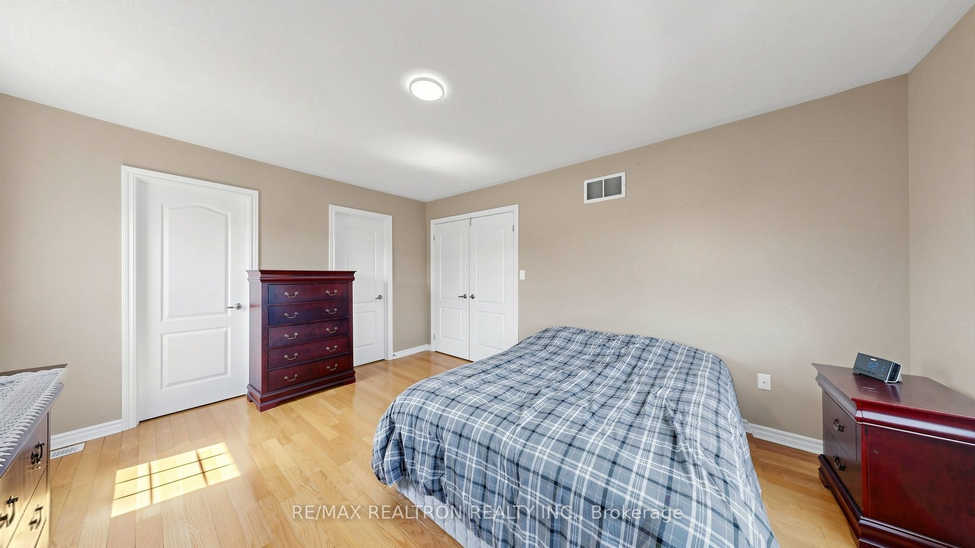 Photo 24 of 1 Barnstone Drive, Markham, Wismer — HOMEH