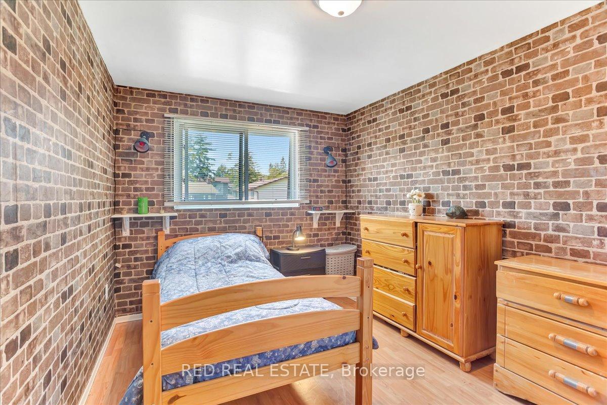 Photo 25 of 45 Springdale Drive, Barrie, Cundles East — HOMEH