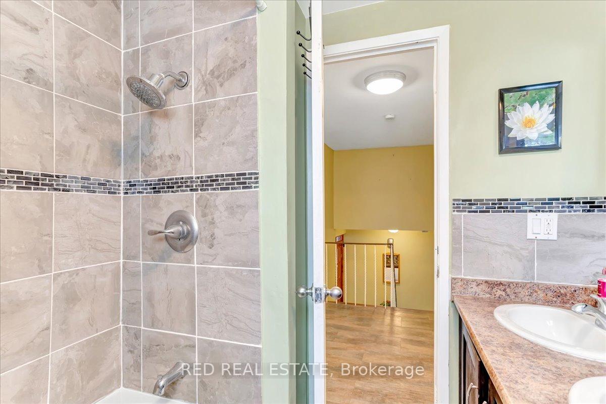 Photo 30 of 45 Springdale Drive, Barrie, Cundles East — HOMEH