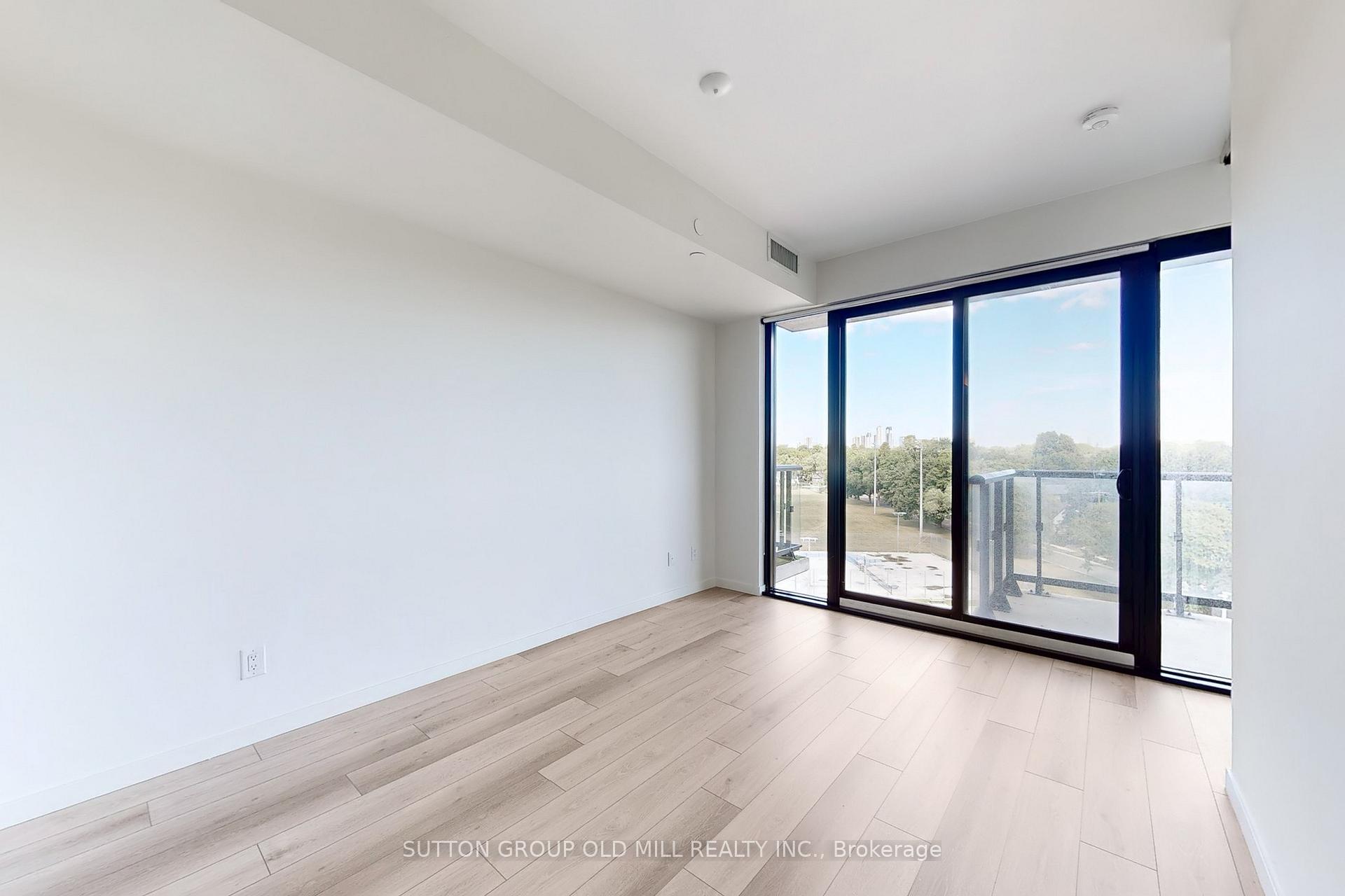 Photo 4 of Unit 605, 7 Smith Crescent, Etobicoke, Stonegate-Queensway — HOMEH