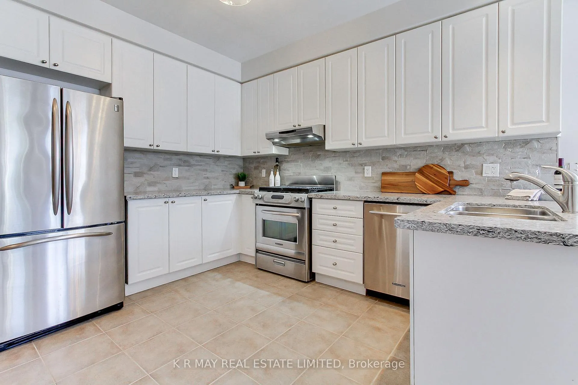 Photo 10 of 72 Sherrington Drive, Scugog, Port Perry — HOMEH