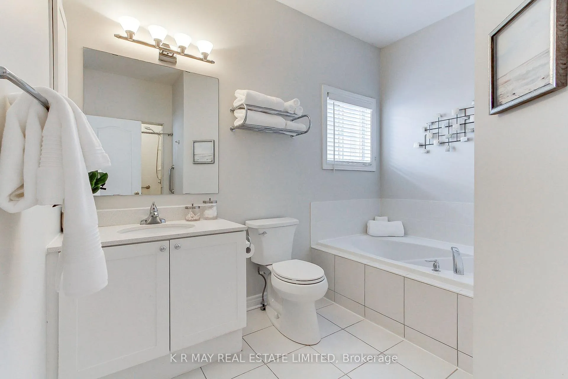 Photo 24 of 72 Sherrington Drive, Scugog, Port Perry — HOMEH