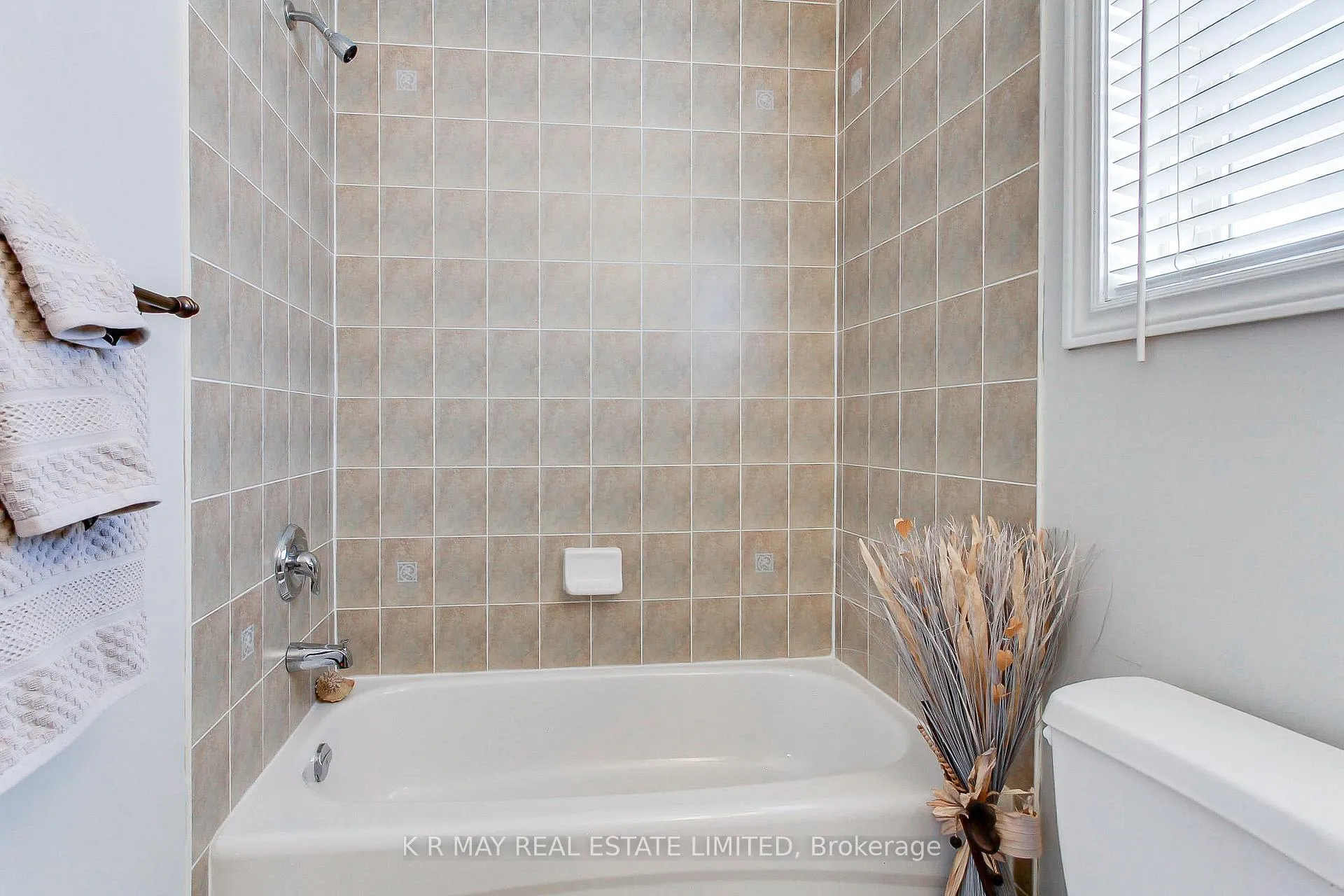Photo 30 of 72 Sherrington Drive, Scugog, Port Perry — HOMEH