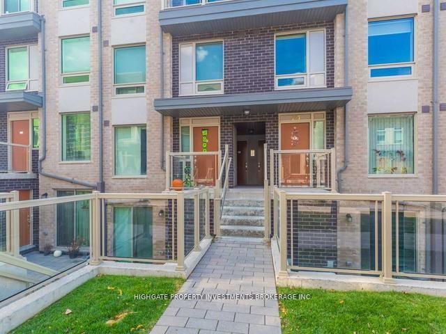Front of Unit 224, 7 Applewood Lane