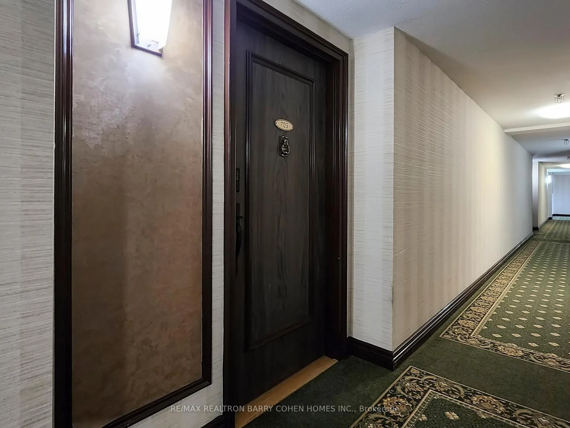 Photo 4 of Unit 705, 8111 Yonge Street, Markham, Royal Orchard — HOMEH