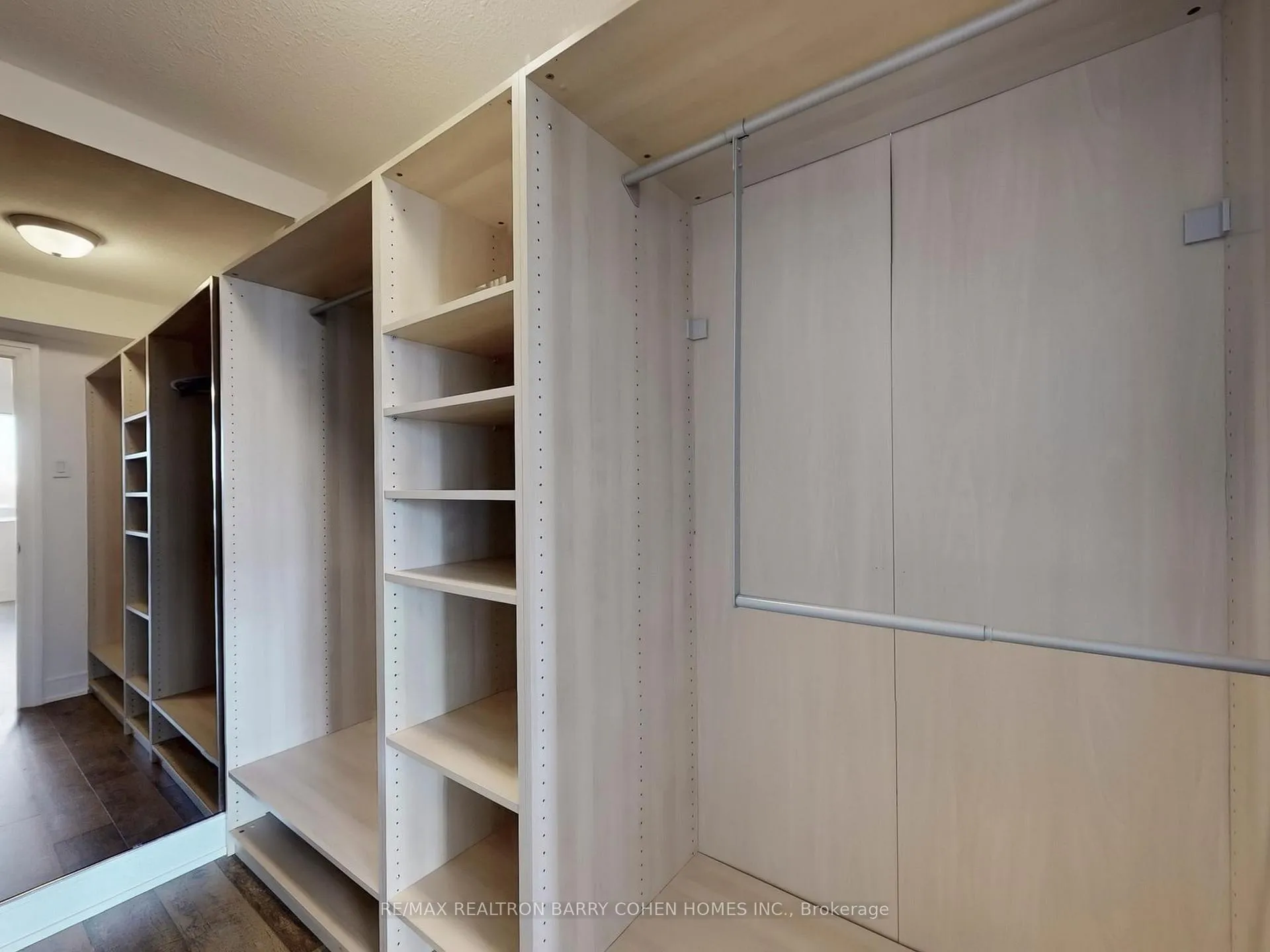 Photo 11 of Unit 705, 8111 Yonge Street, Markham, Royal Orchard — HOMEH