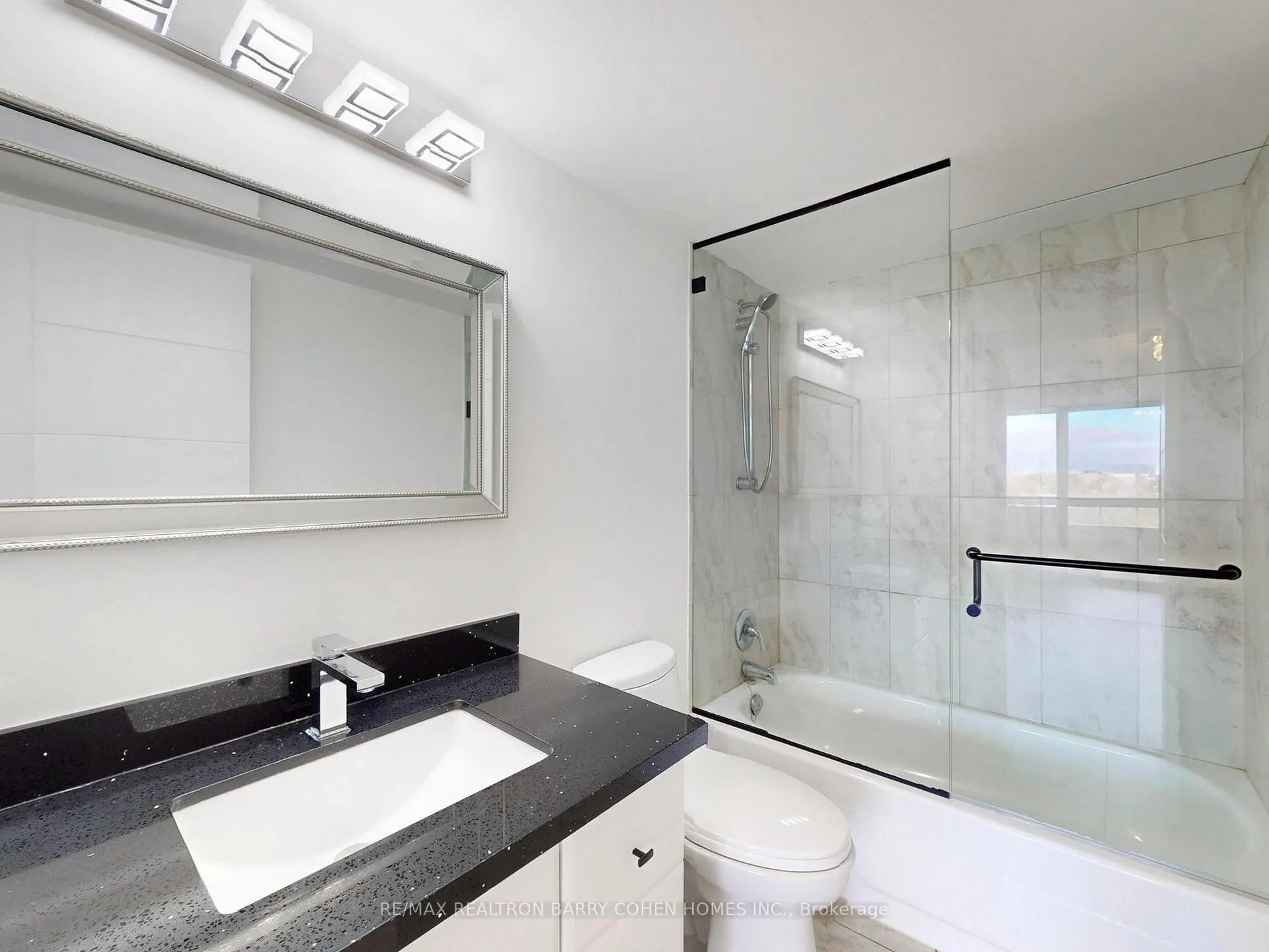 Photo 12 of Unit 705, 8111 Yonge Street, Markham, Royal Orchard — HOMEH