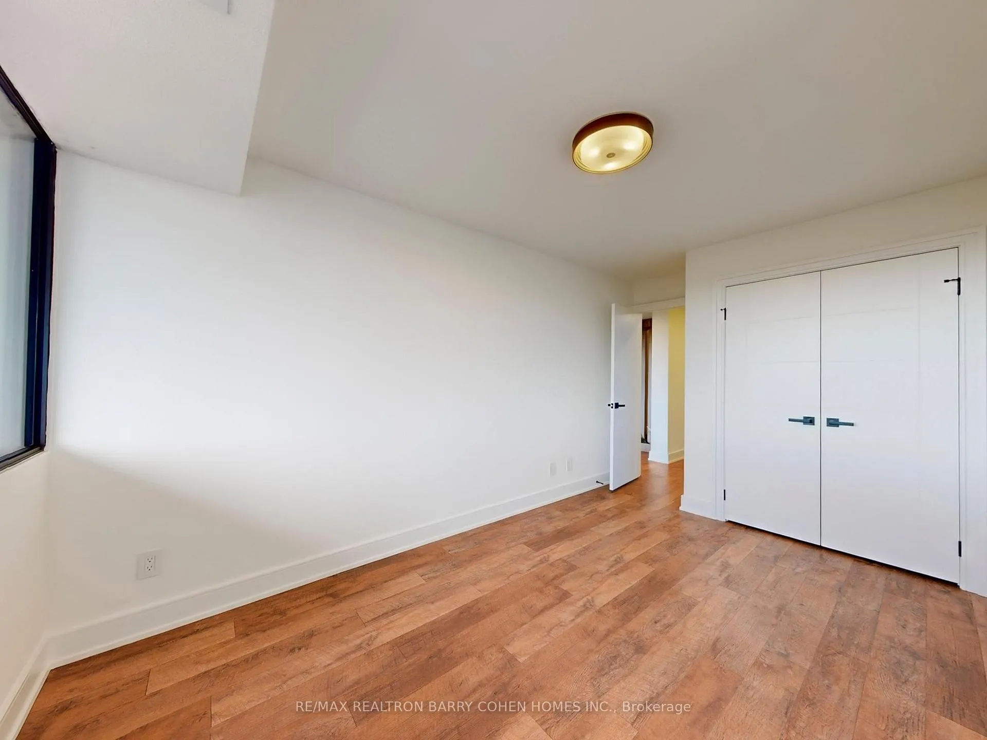 Photo 13 of Unit 705, 8111 Yonge Street, Markham, Royal Orchard — HOMEH