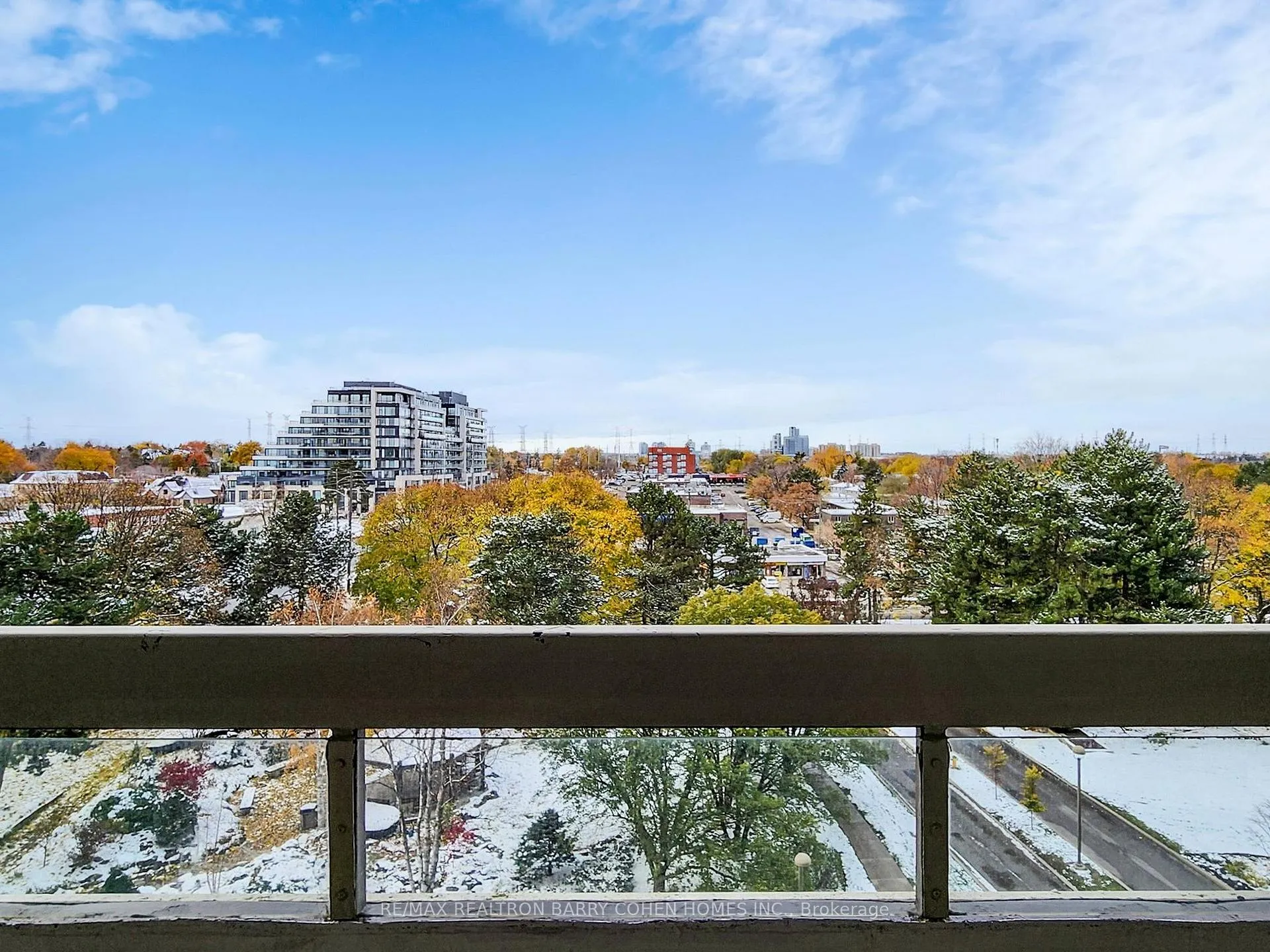 Photo 15 of Unit 705, 8111 Yonge Street, Markham, Royal Orchard — HOMEH