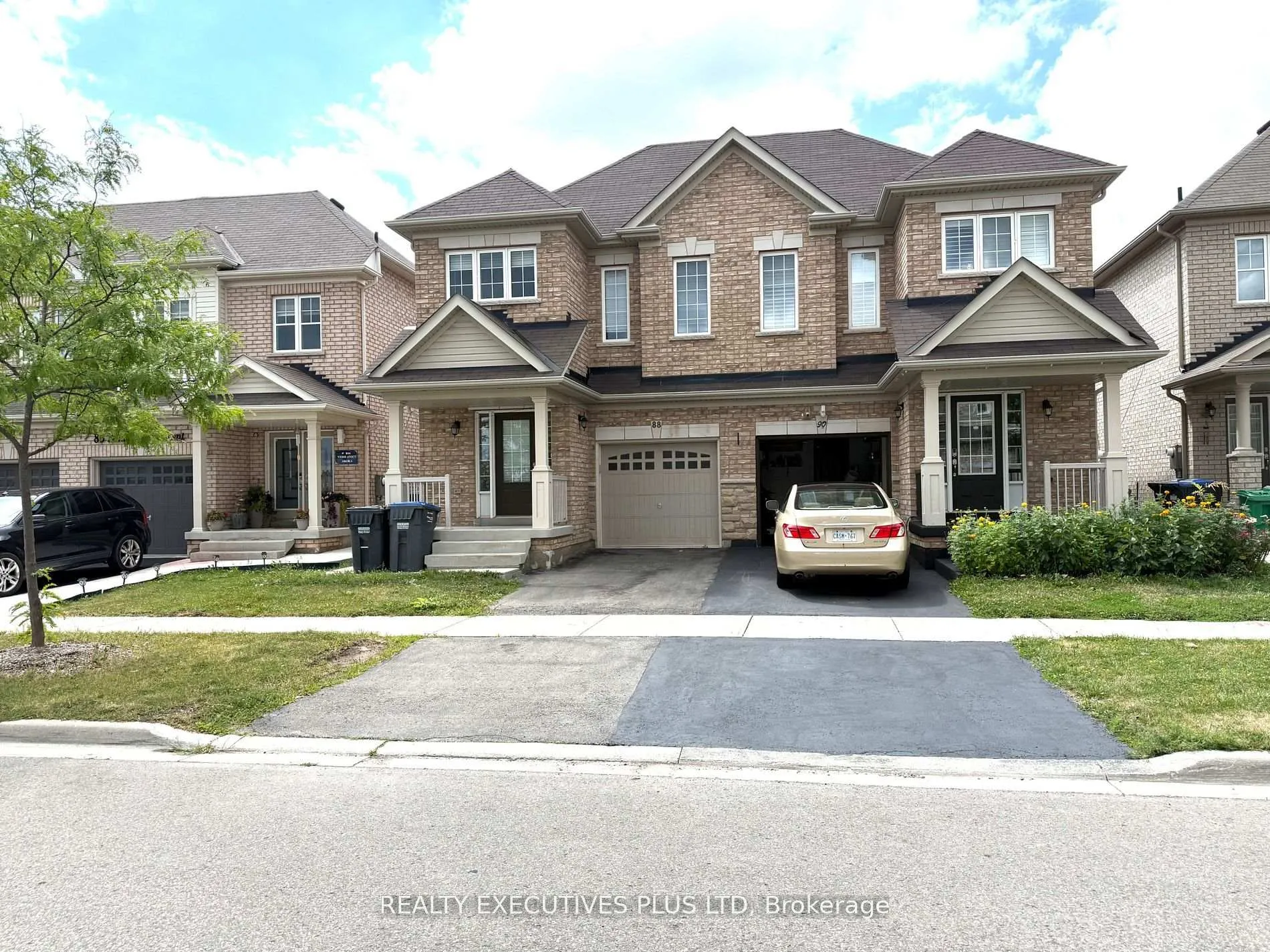 Photo 1 of Unit Upper, 88 Banbridge Crescent, Brampton, Credit Valley — HOMEH