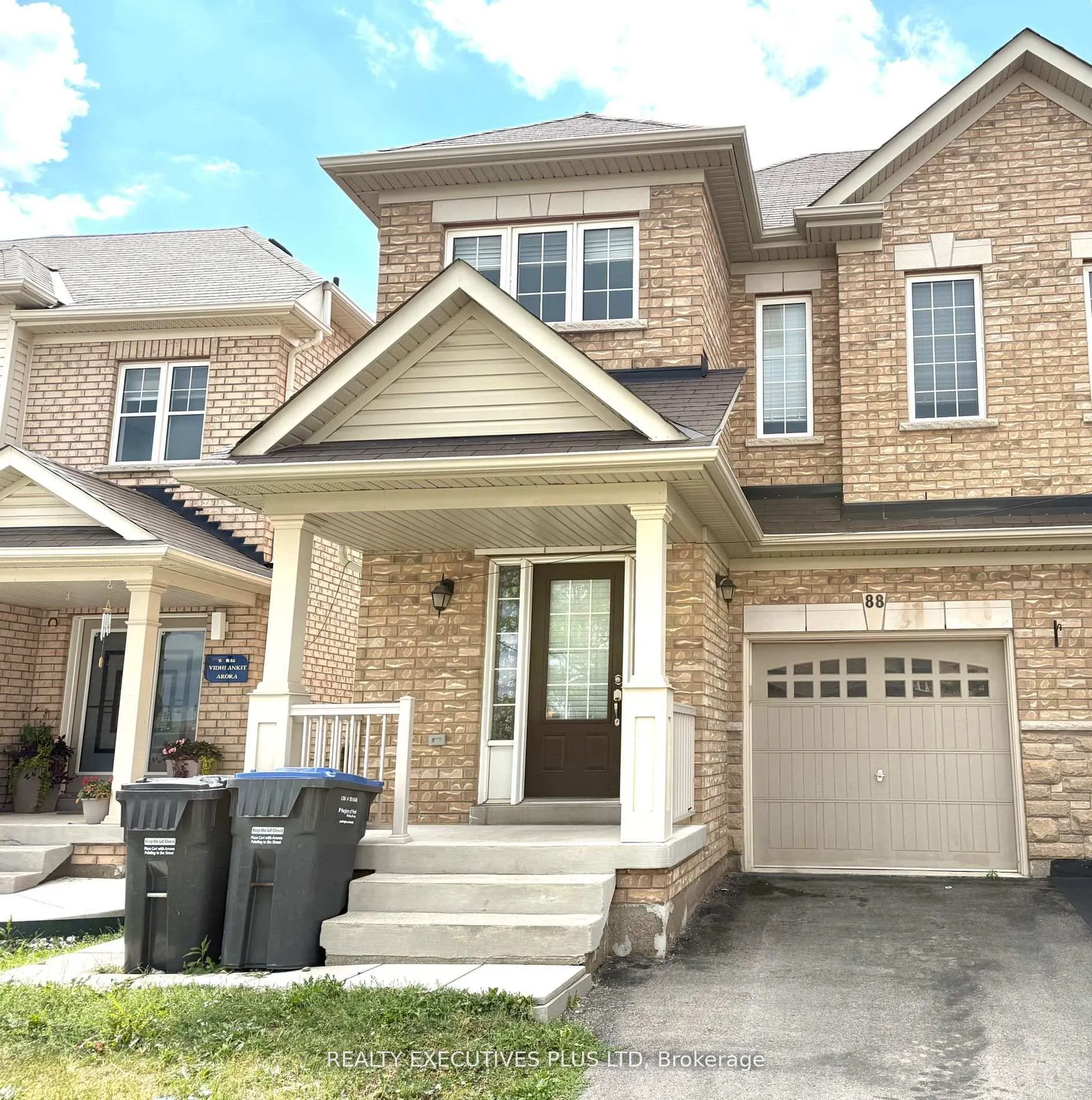 Photo 2 of Unit Upper, 88 Banbridge Crescent, Brampton, Credit Valley — HOMEH