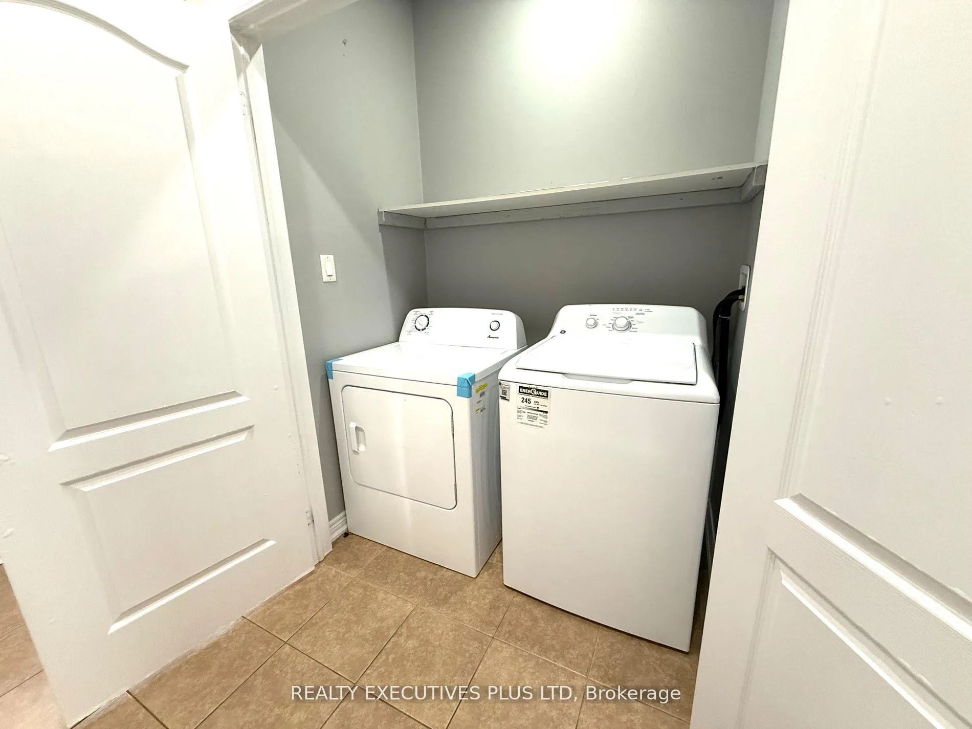 Photo 4 of Unit Upper, 88 Banbridge Crescent, Brampton, Credit Valley — HOMEH