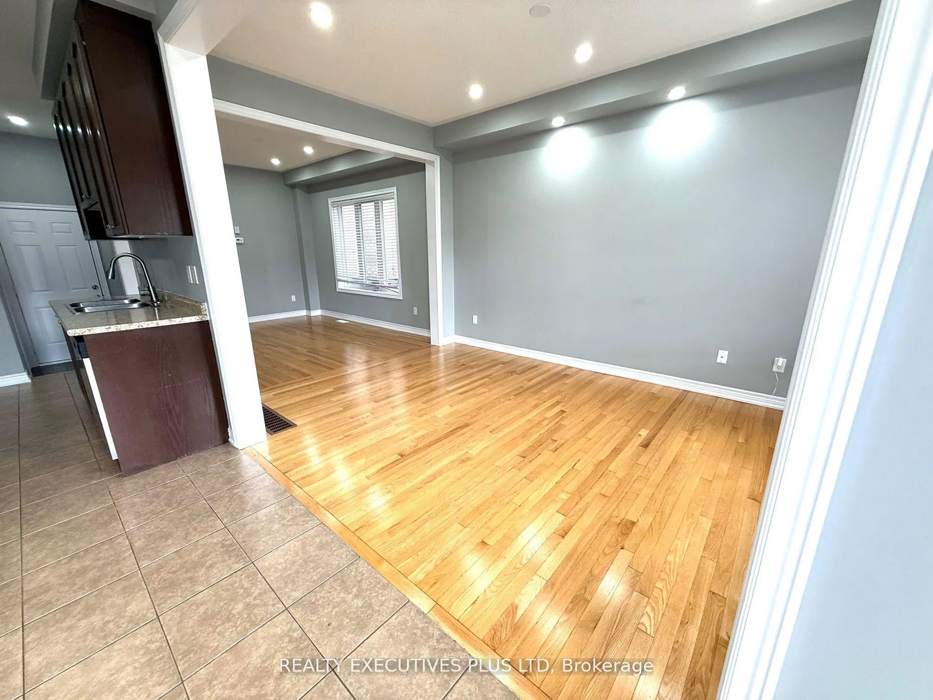 Photo 9 of Unit Upper, 88 Banbridge Crescent, Brampton, Credit Valley — HOMEH