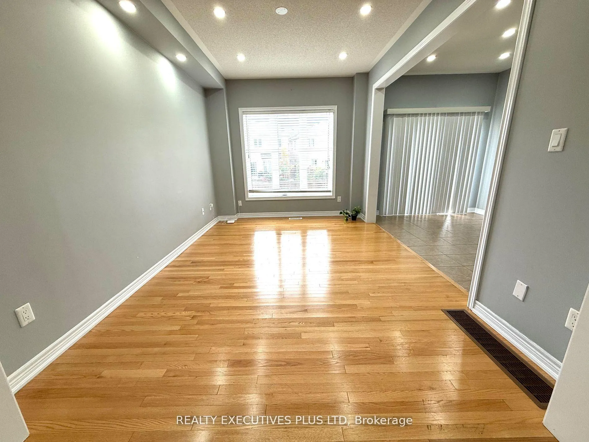 Photo 10 of Unit Upper, 88 Banbridge Crescent, Brampton, Credit Valley — HOMEH