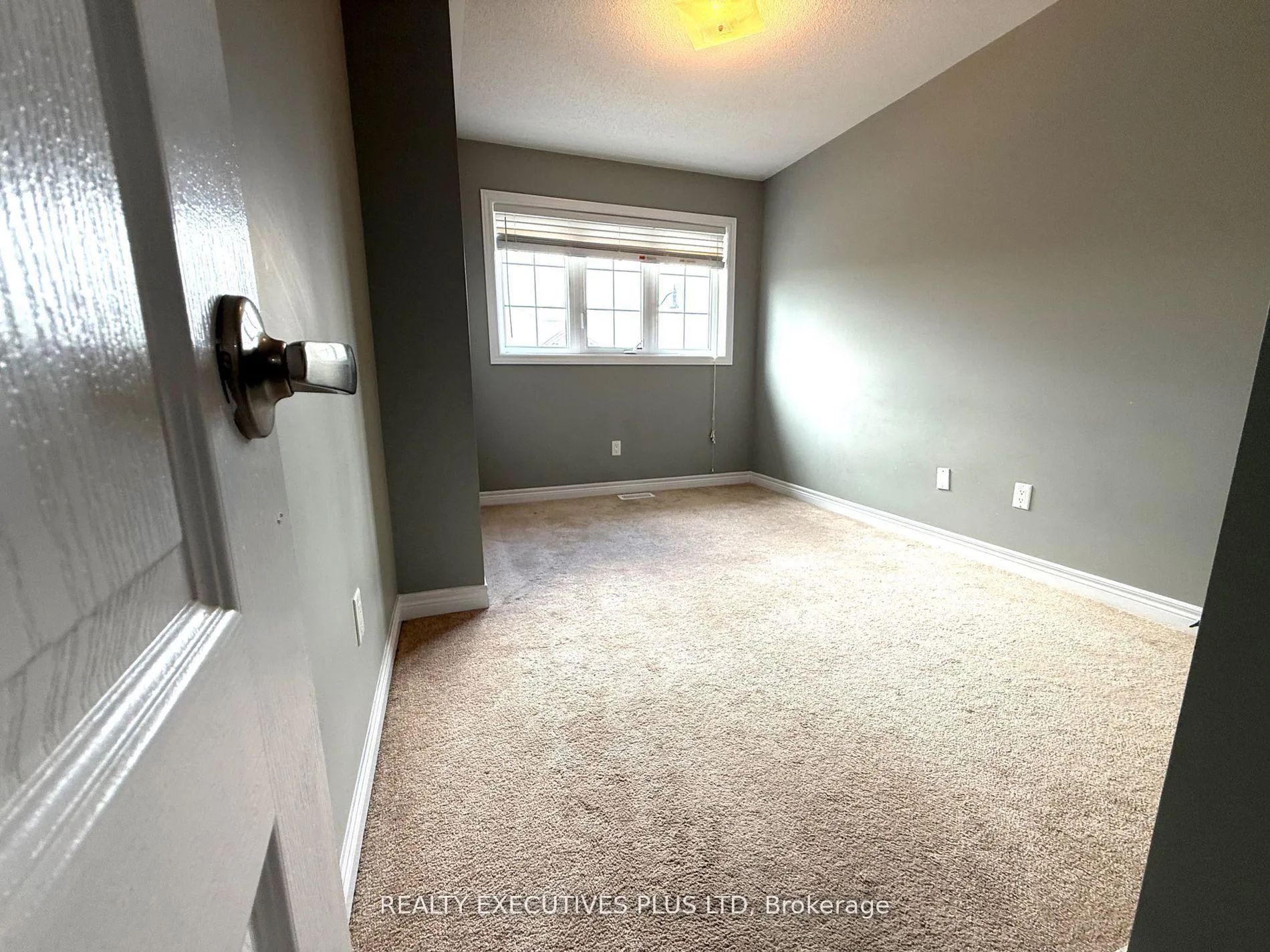 Photo 19 of Unit Upper, 88 Banbridge Crescent, Brampton, Credit Valley — HOMEH