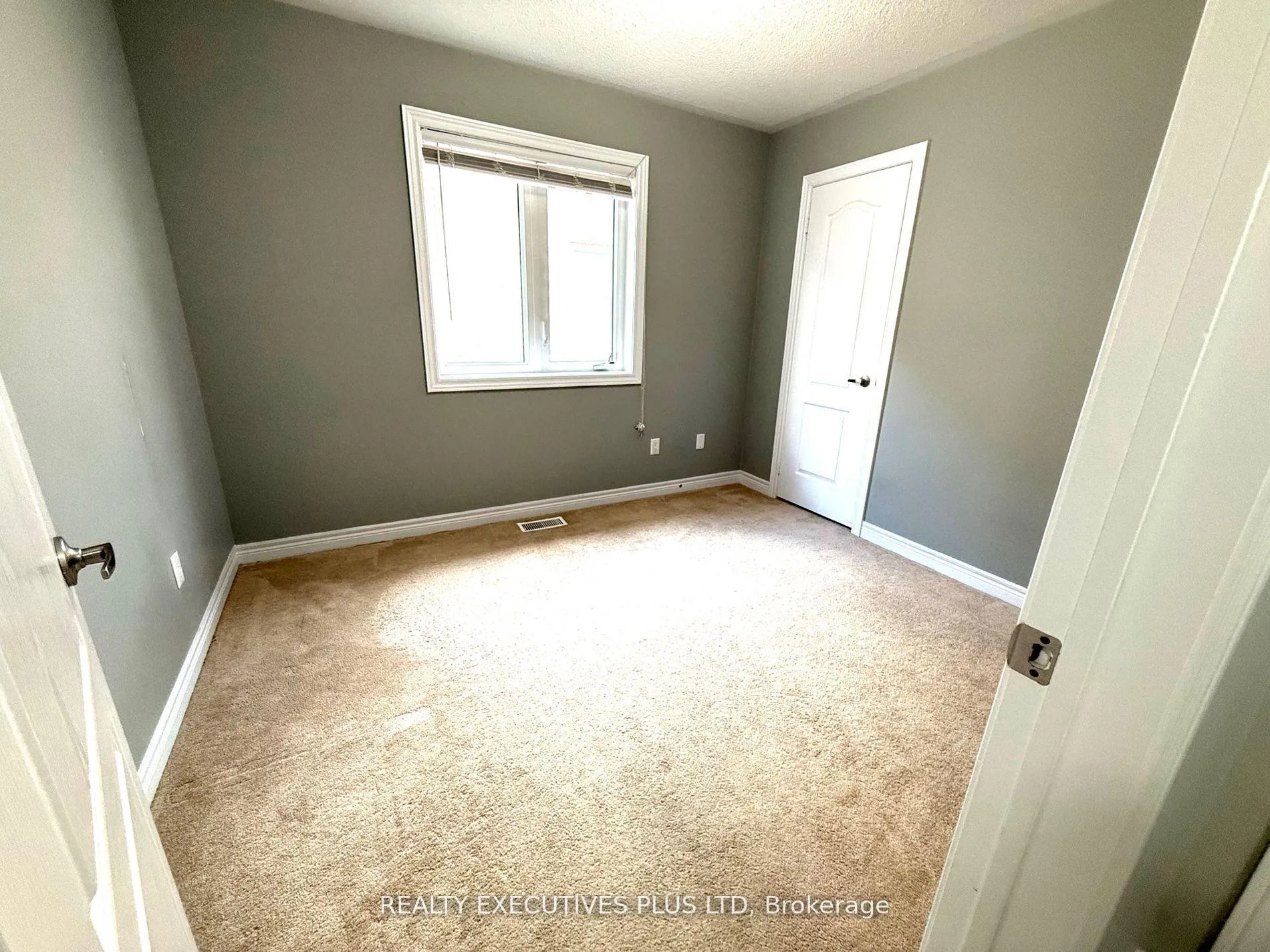 Photo 25 of Unit Upper, 88 Banbridge Crescent, Brampton, Credit Valley — HOMEH