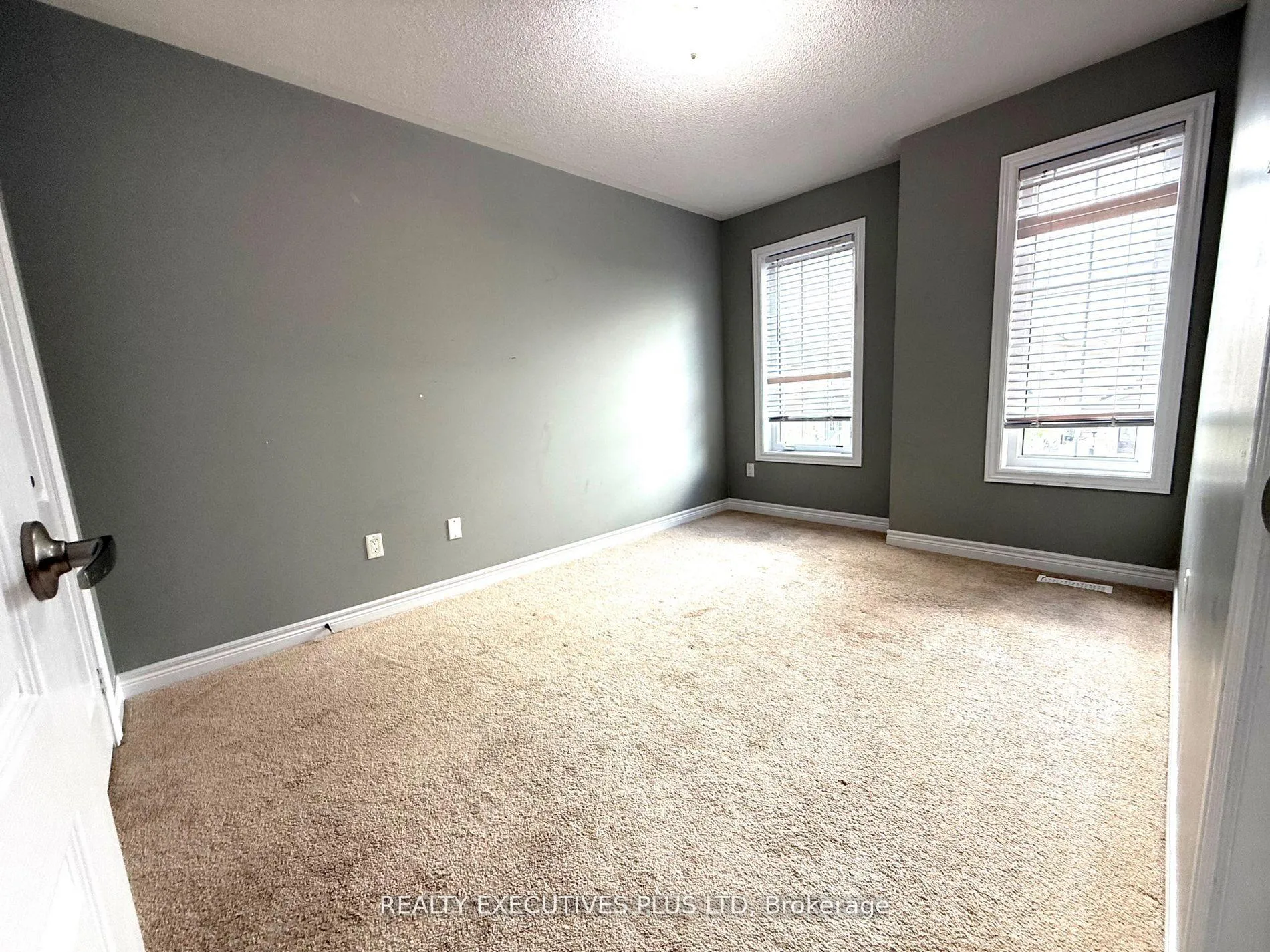 Photo 27 of Unit Upper, 88 Banbridge Crescent, Brampton, Credit Valley — HOMEH