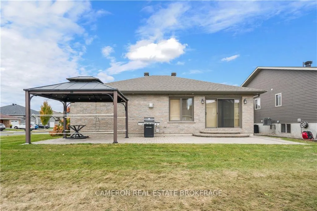 Photo 3 of 2124 Tremblay Avenue, Cornwall — HOMEH
