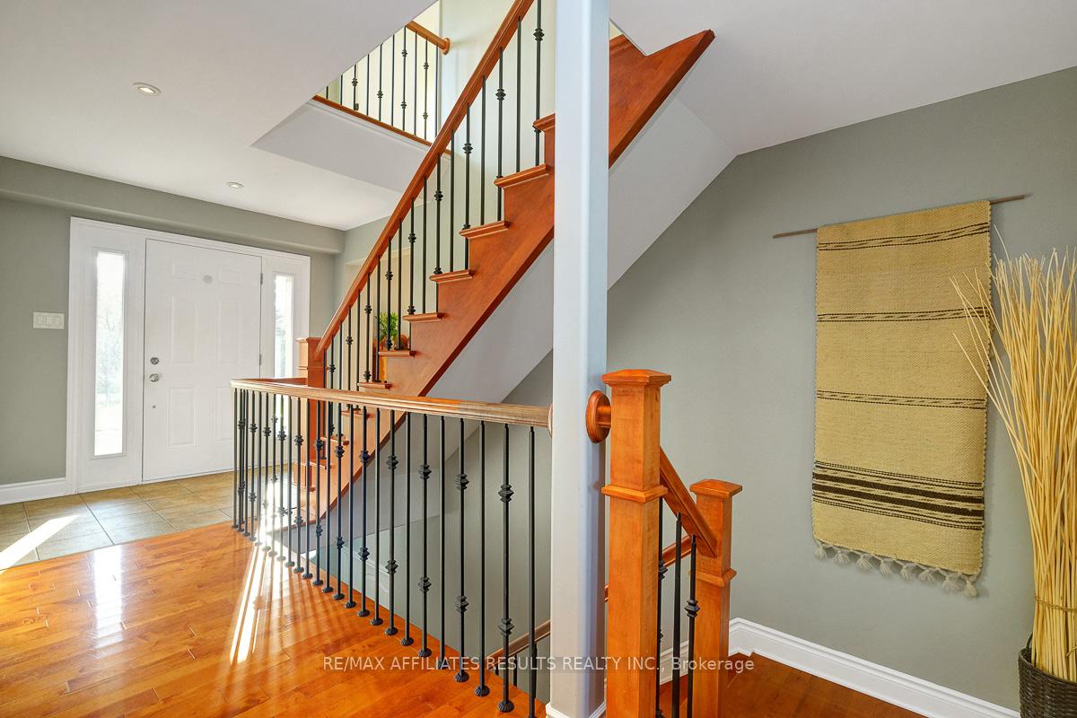 Photo 8 of 117 Scottwood Grove, Ottawa, Dunrobin Shores — HOMEH