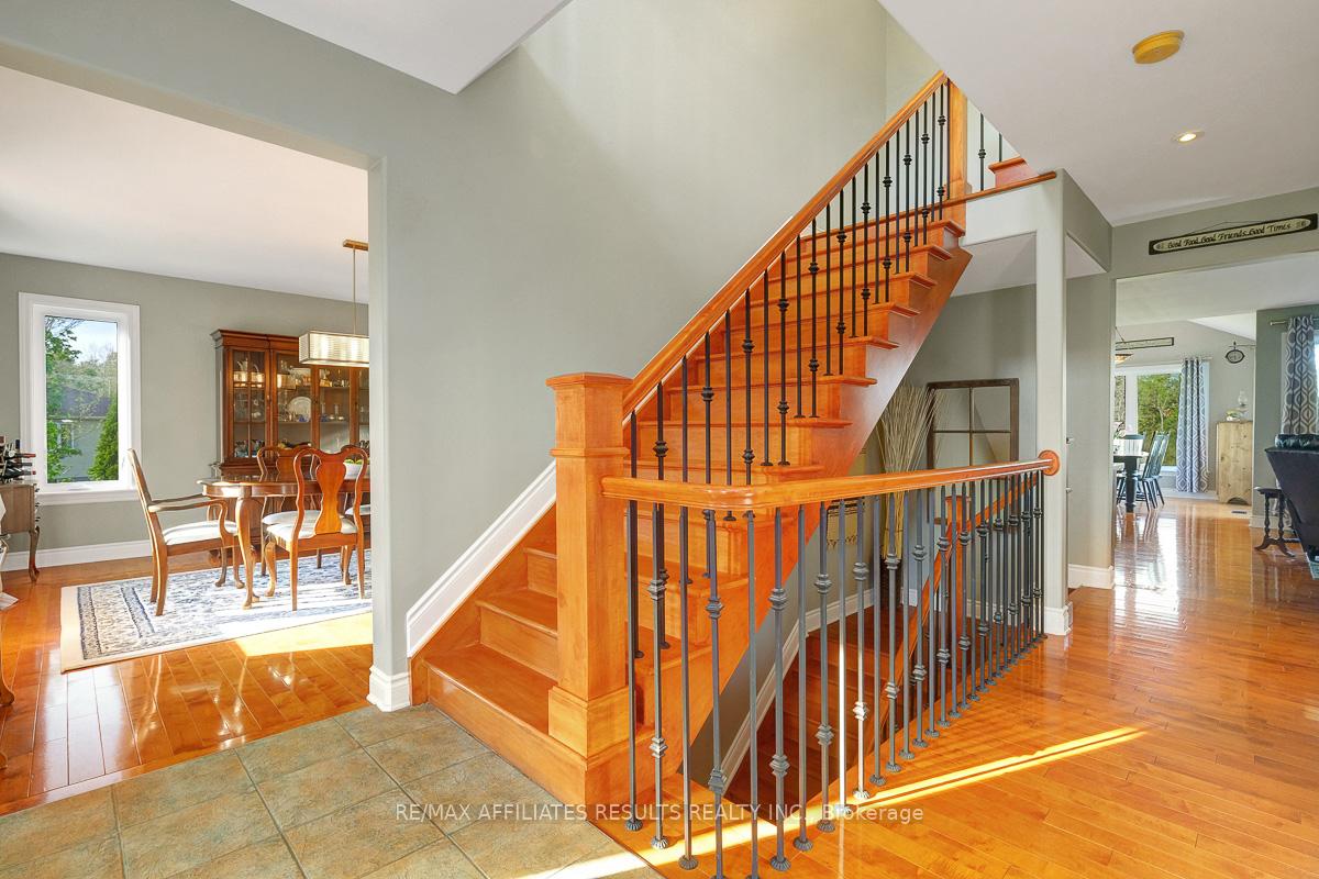 Photo 9 of 117 Scottwood Grove, Ottawa, Dunrobin Shores — HOMEH