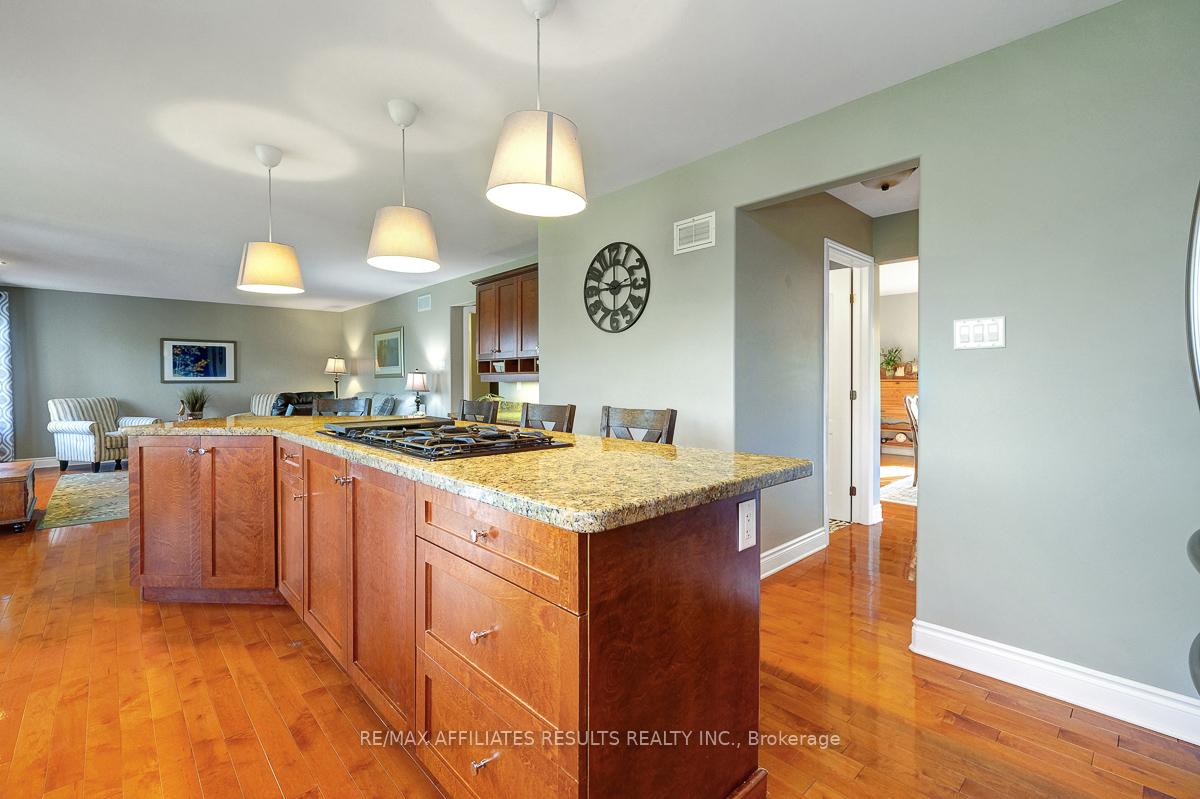 Photo 18 of 117 Scottwood Grove, Ottawa, Dunrobin Shores — HOMEH