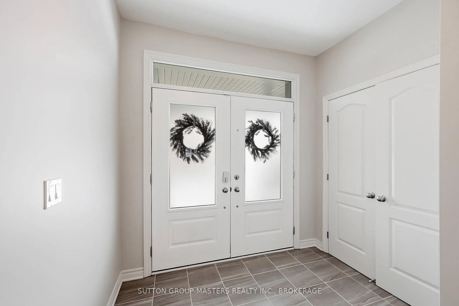 Photo 4 of 1187 Waterside Way, Kingston, Kingston East (Incl Barret Crt) — HOMEH